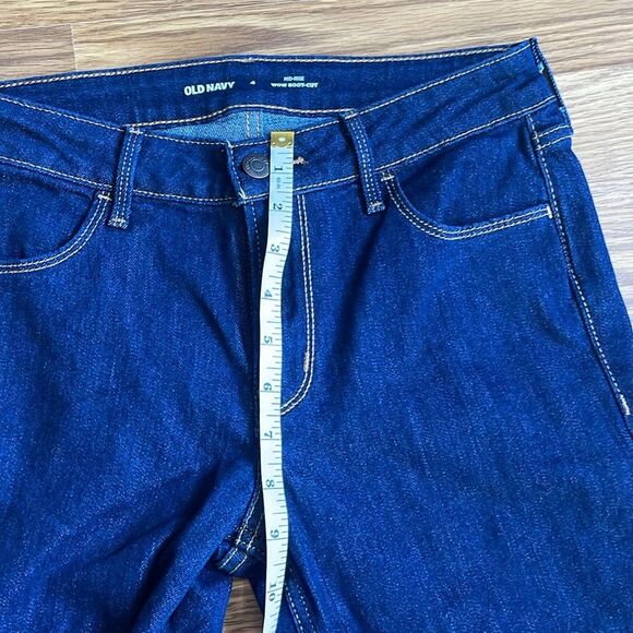 Old Navy Mid-Rise Wow Bootcut Jeans – Size 4 in Dark Wash New - Picture 2 of 9